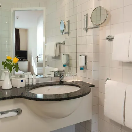 Essential By Dorint Berlin-adlershof Hotell Berlin